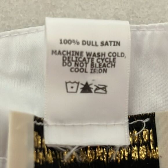 BULULU Resort Wear Satin White Button-Up Blouse with Feather Cuffs NWOT SZ S/M - Picture 8 of 8